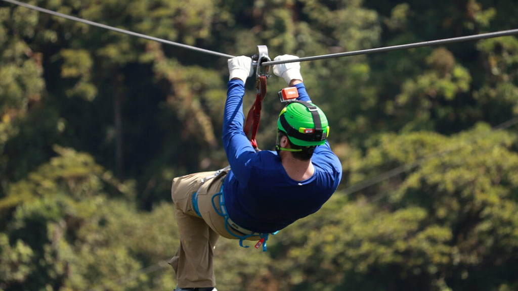 Ziplining - Spuštanje niz sajlu je adrenalinski sport